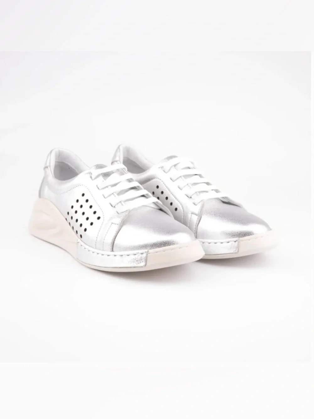 MrCalvano EUC Laguna Beach Silver Leather Comfort Shoes